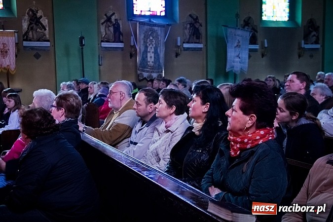 Zdjęcie w galerii na portalu naszraciborz.pl: Teatr A wystawił w Bojanowie Pasję wiadomości z regionu