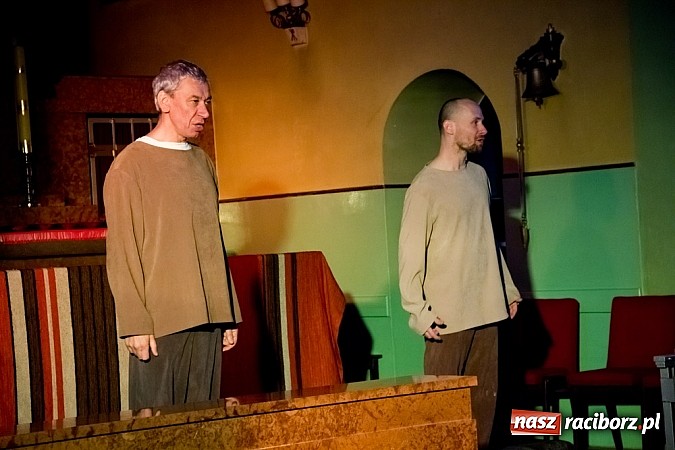 Zdjęcie w galerii na portalu naszraciborz.pl: Teatr A wystawił w Bojanowie Pasję wiadomości z regionu