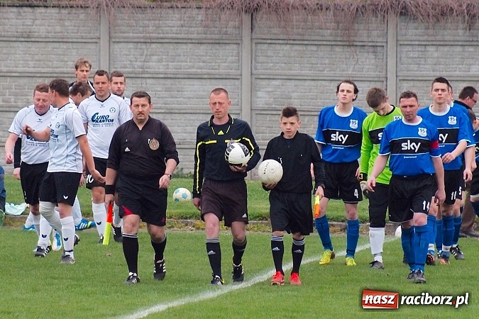 Zdjęcie w galerii na portalu naszraciborz.pl: Tworków kontra Cyprzanów: Bezbarwne trzy punkty gospodarzy wiadomości z regionu