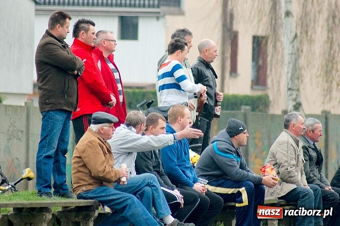 Zdjęcie w galerii na portalu naszraciborz.pl: Tworków kontra Cyprzanów: Bezbarwne trzy punkty gospodarzy wiadomości z regionu