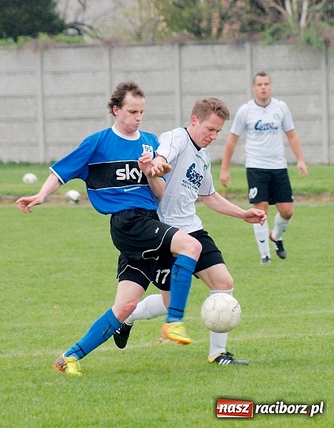 Zdjęcie w galerii na portalu naszraciborz.pl: Tworków kontra Cyprzanów: Bezbarwne trzy punkty gospodarzy wiadomości z regionu