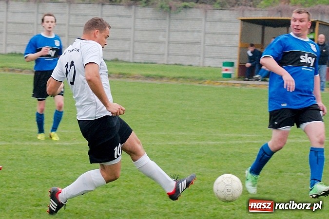 Zdjęcie w galerii na portalu naszraciborz.pl: Tworków kontra Cyprzanów: Bezbarwne trzy punkty gospodarzy wiadomości z regionu