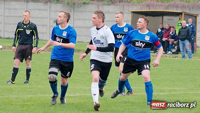 Zdjęcie w galerii na portalu naszraciborz.pl: Tworków kontra Cyprzanów: Bezbarwne trzy punkty gospodarzy wiadomości z regionu