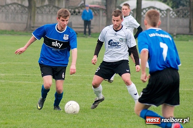 Zdjęcie w galerii na portalu naszraciborz.pl: Tworków kontra Cyprzanów: Bezbarwne trzy punkty gospodarzy wiadomości z regionu