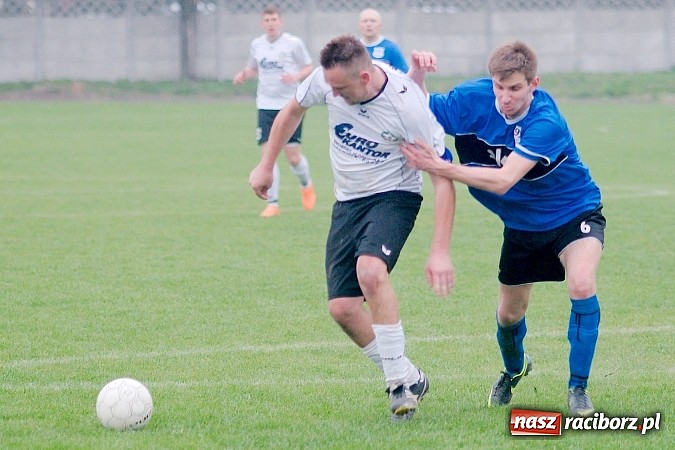 Zdjęcie w galerii na portalu naszraciborz.pl: Tworków kontra Cyprzanów: Bezbarwne trzy punkty gospodarzy wiadomości z regionu
