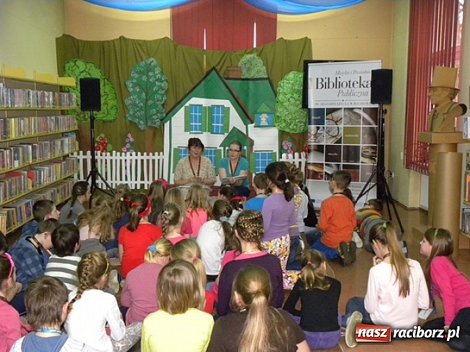 Zdjęcie w galerii na portalu naszraciborz.pl: Gwiaździste niebo nad Zielonym Wzgórzem wiadomości z regionu