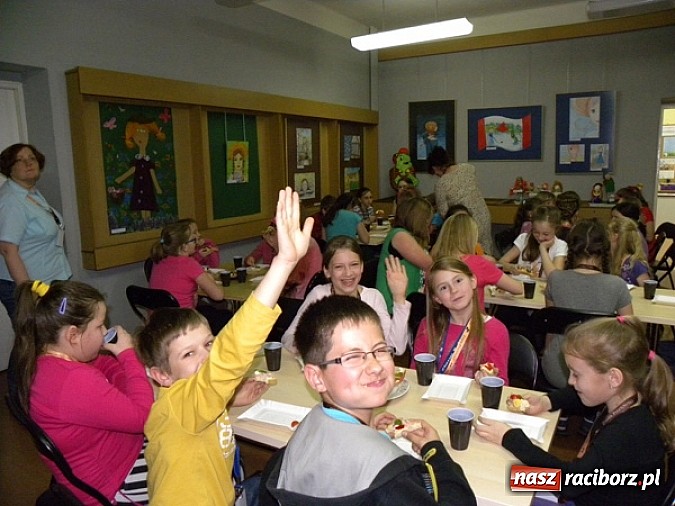 Zdjęcie w galerii na portalu naszraciborz.pl: Gwiaździste niebo nad Zielonym Wzgórzem wiadomości z regionu