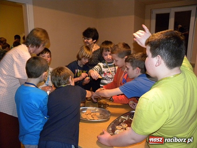 Zdjęcie w galerii na portalu naszraciborz.pl: Gwiaździste niebo nad Zielonym Wzgórzem wiadomości z regionu