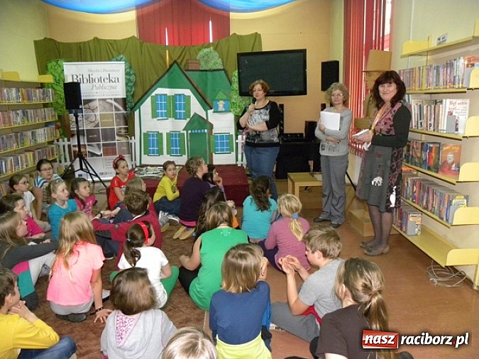 Zdjęcie w galerii na portalu naszraciborz.pl: Gwiaździste niebo nad Zielonym Wzgórzem wiadomości z regionu