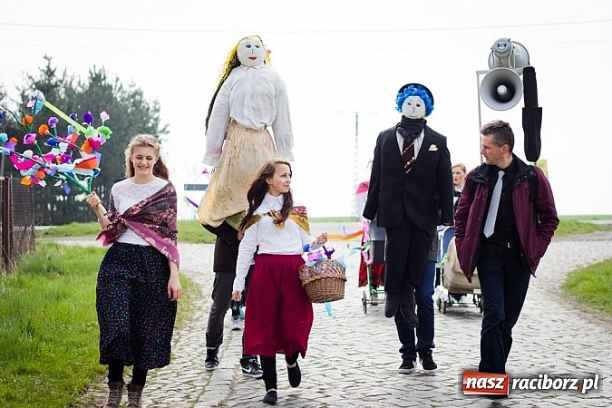 Zdjęcie w galerii na portalu naszraciborz.pl: Marzanna i Marzyniok w Samborowicach wiadomości z regionu