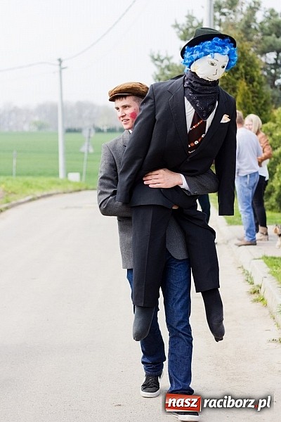 Zdjęcie w galerii na portalu naszraciborz.pl: Marzanna i Marzyniok w Samborowicach wiadomości z regionu