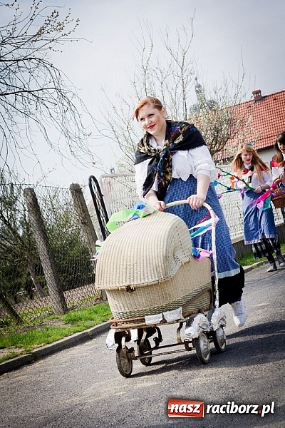 Zdjęcie w galerii na portalu naszraciborz.pl: Marzanna i Marzyniok w Samborowicach wiadomości z regionu