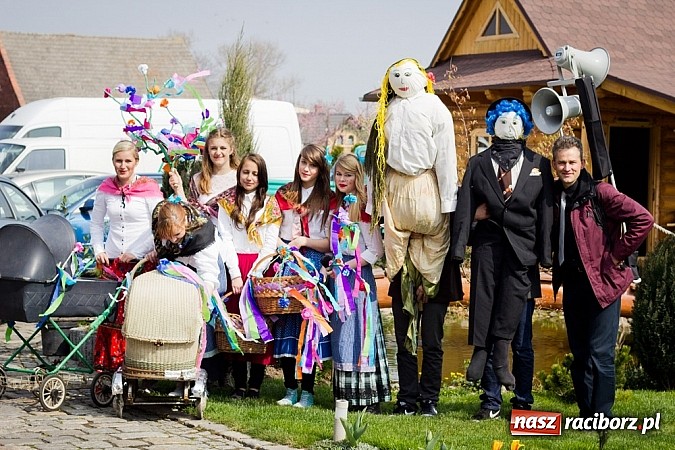 Zdjęcie w galerii na portalu naszraciborz.pl: Marzanna i Marzyniok w Samborowicach wiadomości z regionu
