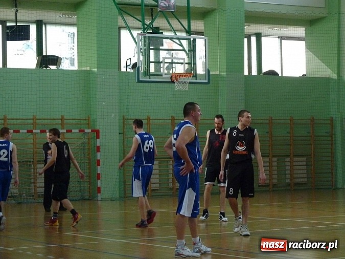 Zdjęcie w galerii na portalu naszraciborz.pl: Koszyk&oacute;wka. W amatorce będzie się jeszcze sporo działo wiadomości z regionu
