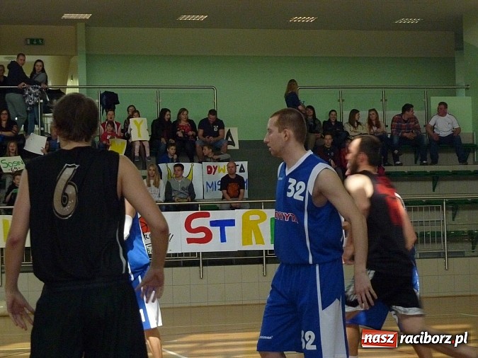 Zdjęcie w galerii na portalu naszraciborz.pl: Koszyk&oacute;wka. W amatorce będzie się jeszcze sporo działo wiadomości z regionu