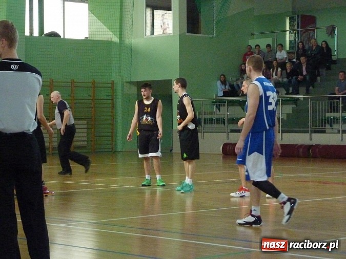 Zdjęcie w galerii na portalu naszraciborz.pl: Koszyk&oacute;wka. W amatorce będzie się jeszcze sporo działo wiadomości z regionu