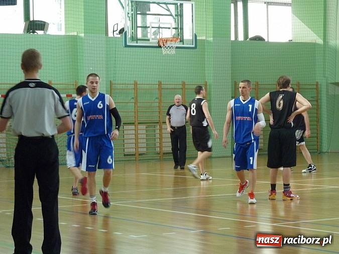 Zdjęcie w galerii na portalu naszraciborz.pl: Koszyk&oacute;wka. W amatorce będzie się jeszcze sporo działo wiadomości z regionu