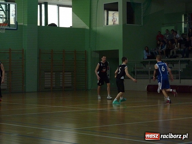 Zdjęcie w galerii na portalu naszraciborz.pl: Koszyk&oacute;wka. W amatorce będzie się jeszcze sporo działo wiadomości z regionu