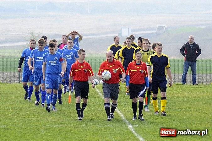 Zdjęcie w galerii na portalu naszraciborz.pl: Zabójcze dwie minuty Krupy, derby dla Brzezia wiadomości z regionu
