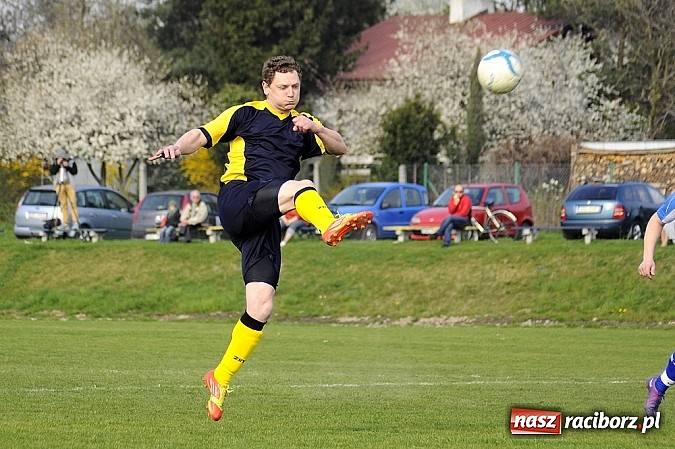 Zdjęcie w galerii na portalu naszraciborz.pl: Zabójcze dwie minuty Krupy, derby dla Brzezia wiadomości z regionu