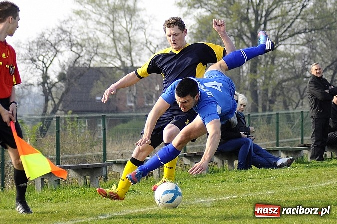 Zdjęcie w galerii na portalu naszraciborz.pl: Zabójcze dwie minuty Krupy, derby dla Brzezia wiadomości z regionu