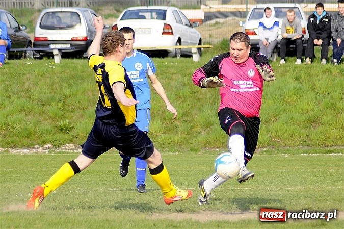 Zdjęcie w galerii na portalu naszraciborz.pl: Zabójcze dwie minuty Krupy, derby dla Brzezia wiadomości z regionu