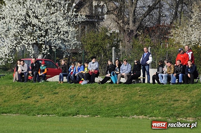 Zdjęcie w galerii na portalu naszraciborz.pl: Zabójcze dwie minuty Krupy, derby dla Brzezia wiadomości z regionu