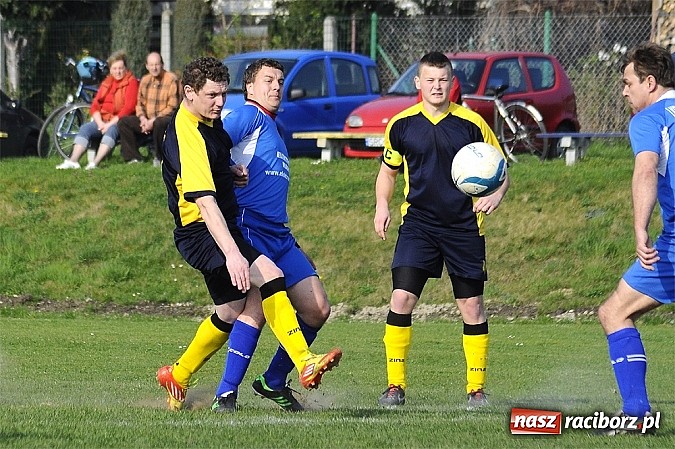 Zdjęcie w galerii na portalu naszraciborz.pl: Zabójcze dwie minuty Krupy, derby dla Brzezia wiadomości z regionu