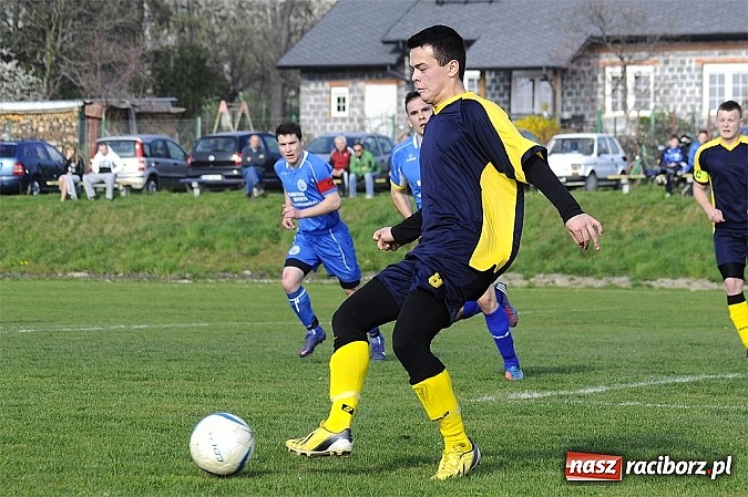 Zdjęcie w galerii na portalu naszraciborz.pl: Zabójcze dwie minuty Krupy, derby dla Brzezia wiadomości z regionu