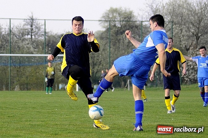 Zdjęcie w galerii na portalu naszraciborz.pl: Zabójcze dwie minuty Krupy, derby dla Brzezia wiadomości z regionu