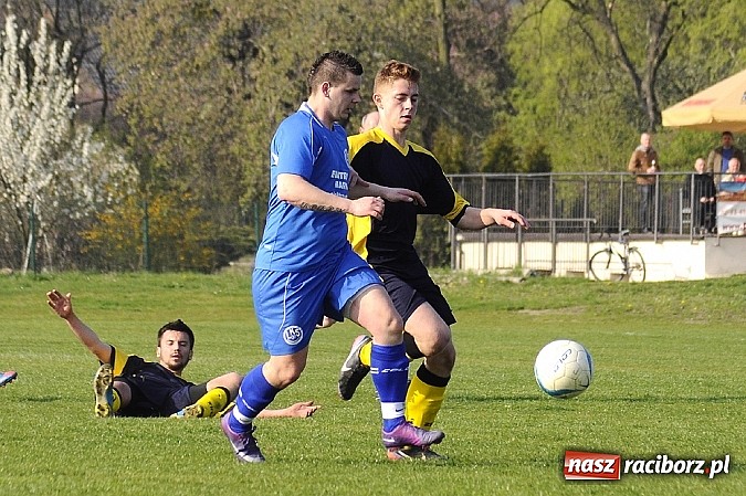 Zdjęcie w galerii na portalu naszraciborz.pl: Zabójcze dwie minuty Krupy, derby dla Brzezia wiadomości z regionu