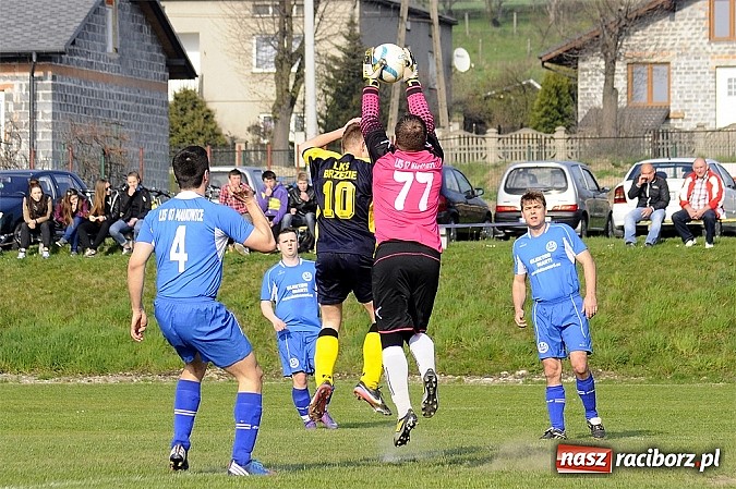 Zdjęcie w galerii na portalu naszraciborz.pl: Zabójcze dwie minuty Krupy, derby dla Brzezia wiadomości z regionu
