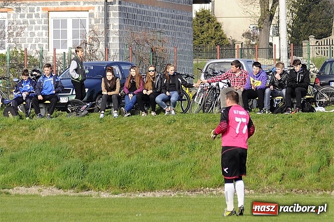 Zdjęcie w galerii na portalu naszraciborz.pl: Zabójcze dwie minuty Krupy, derby dla Brzezia wiadomości z regionu