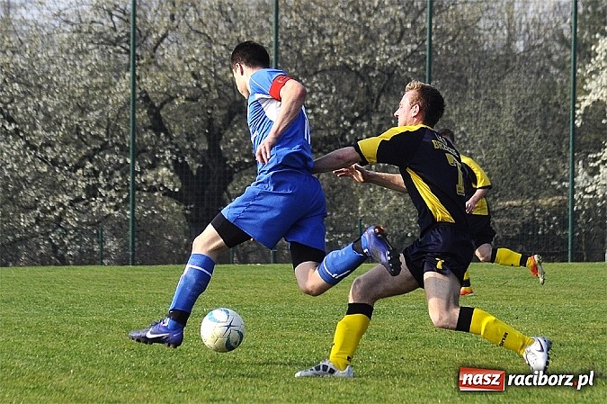 Zdjęcie w galerii na portalu naszraciborz.pl: Zabójcze dwie minuty Krupy, derby dla Brzezia wiadomości z regionu