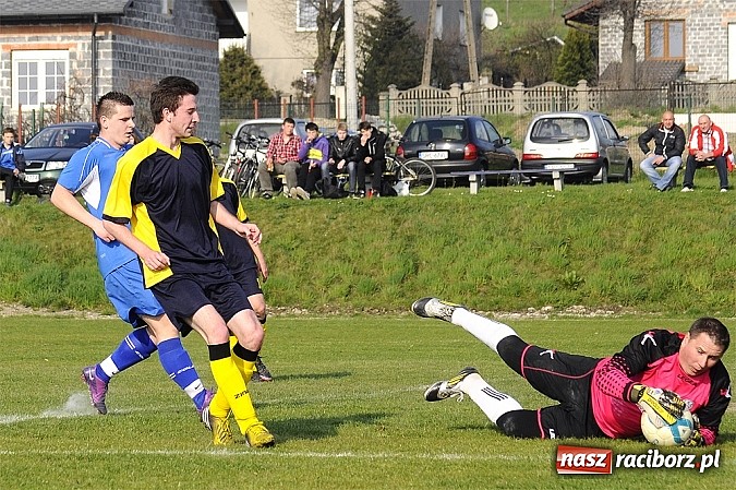 Zdjęcie w galerii na portalu naszraciborz.pl: Zabójcze dwie minuty Krupy, derby dla Brzezia wiadomości z regionu