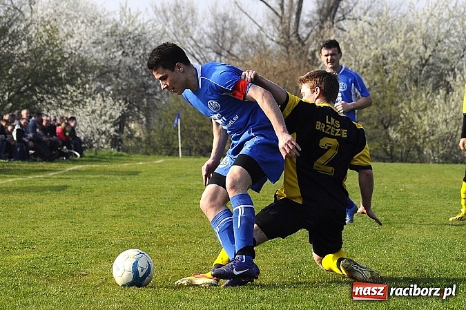 Zdjęcie w galerii na portalu naszraciborz.pl: Zabójcze dwie minuty Krupy, derby dla Brzezia wiadomości z regionu