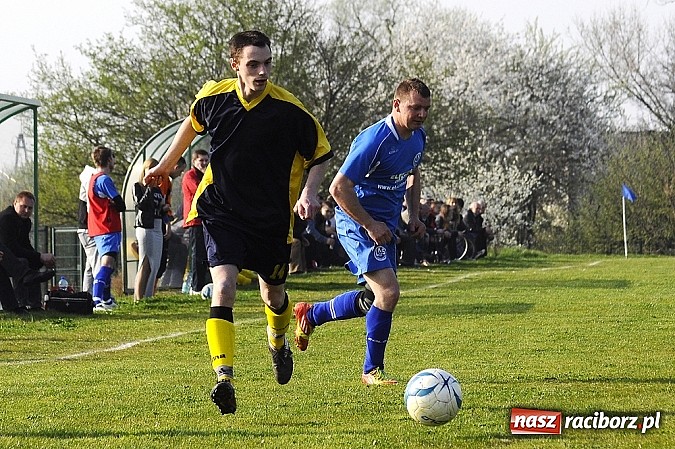 Zdjęcie w galerii na portalu naszraciborz.pl: Zabójcze dwie minuty Krupy, derby dla Brzezia wiadomości z regionu