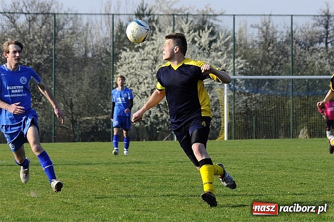 Zdjęcie w galerii na portalu naszraciborz.pl: Zabójcze dwie minuty Krupy, derby dla Brzezia wiadomości z regionu