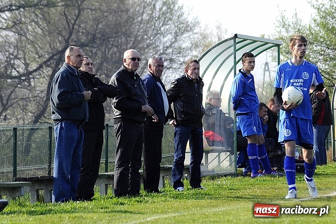 Zdjęcie w galerii na portalu naszraciborz.pl: Zabójcze dwie minuty Krupy, derby dla Brzezia wiadomości z regionu