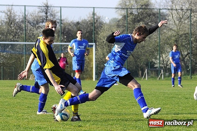 Zdjęcie w galerii na portalu naszraciborz.pl: Zabójcze dwie minuty Krupy, derby dla Brzezia wiadomości z regionu