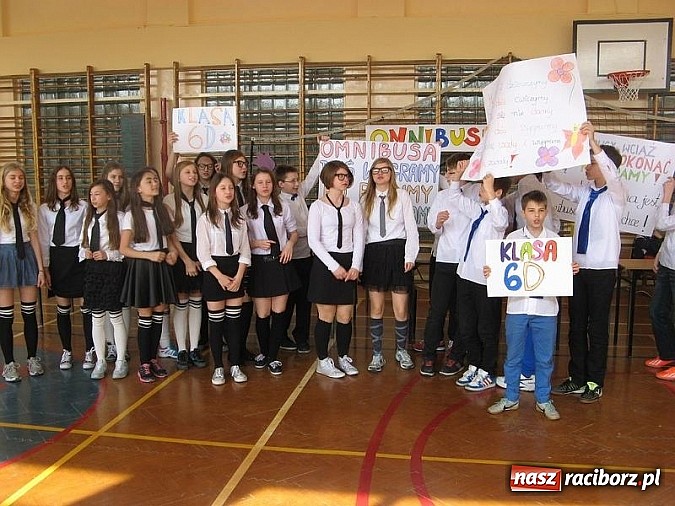 Zdjęcie w galerii na portalu naszraciborz.pl: Omnibusik w SP 15, czyli sprawdzamy naszą wiedzę wiadomości z regionu