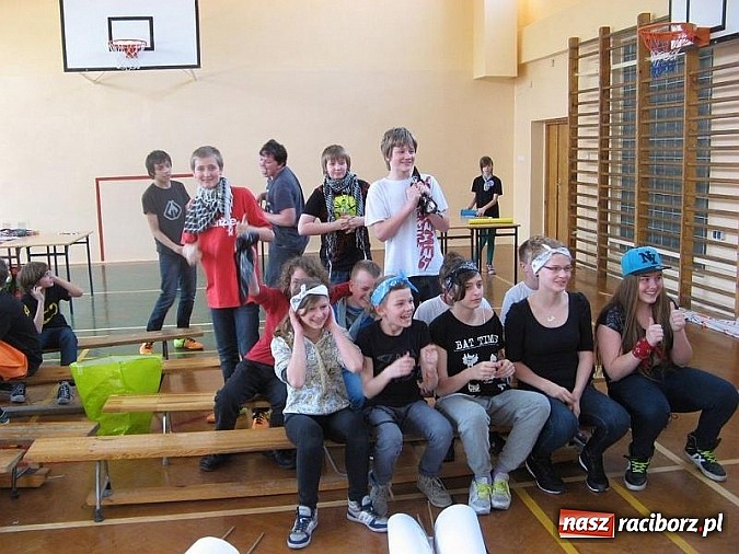 Zdjęcie w galerii na portalu naszraciborz.pl: Omnibusik w SP 15, czyli sprawdzamy naszą wiedzę wiadomości z regionu