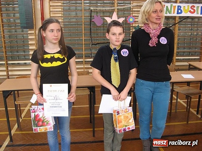 Zdjęcie w galerii na portalu naszraciborz.pl: Omnibusik w SP 15, czyli sprawdzamy naszą wiedzę wiadomości z regionu