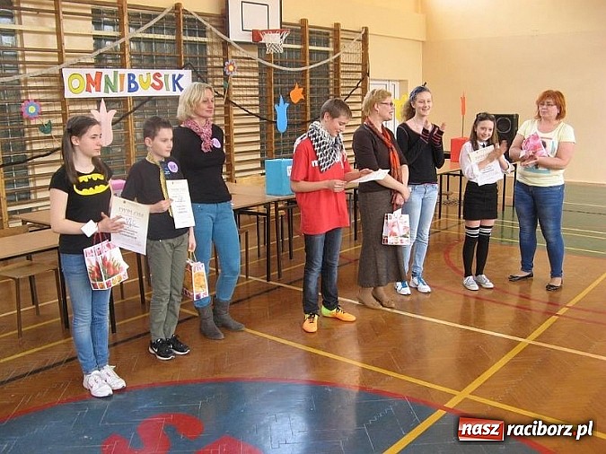 Zdjęcie w galerii na portalu naszraciborz.pl: Omnibusik w SP 15, czyli sprawdzamy naszą wiedzę wiadomości z regionu