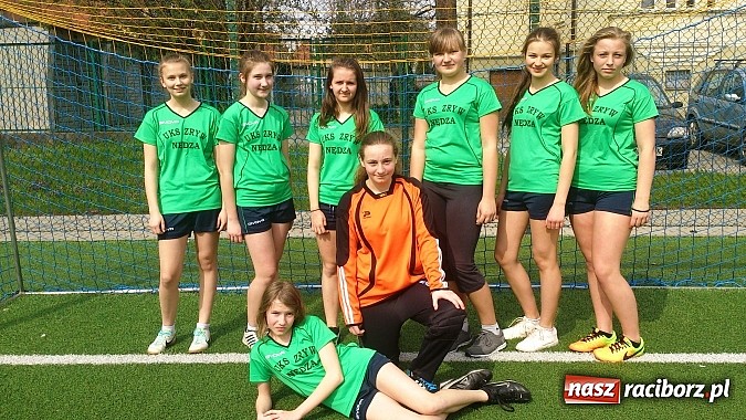 Zdjęcie w galerii na portalu naszraciborz.pl: Piłkarze i piłkarki z Nędzy najlepsi w Coca-Cola Cup wiadomości z regionu