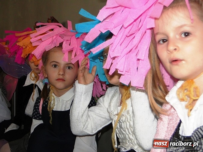 Zdjęcie w galerii na portalu naszraciborz.pl: Tłumy na kiermaszu wielkanocnym w Górkach wiadomości z regionu