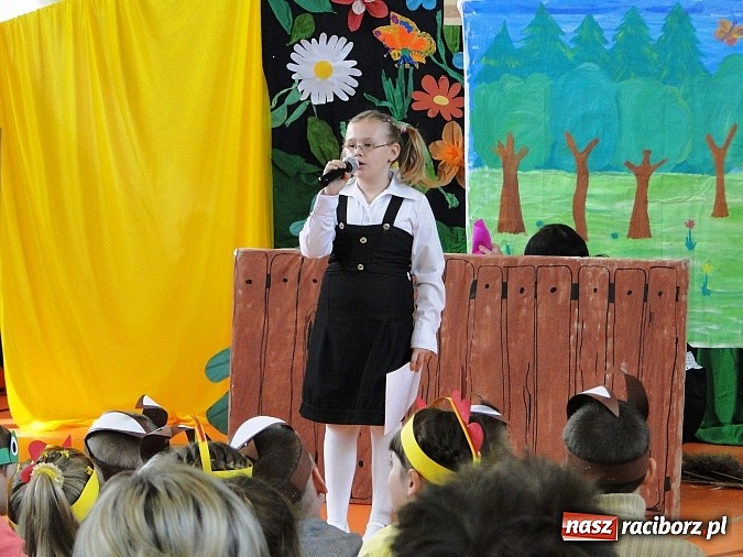 Zdjęcie w galerii na portalu naszraciborz.pl: Tłumy na kiermaszu wielkanocnym w Górkach wiadomości z regionu