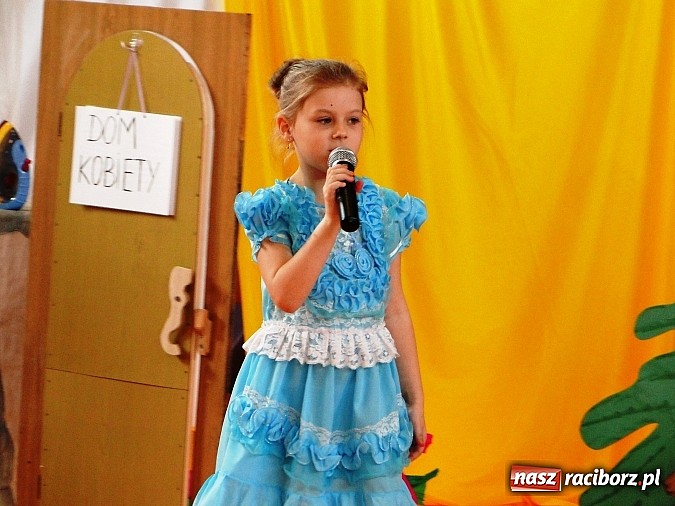 Zdjęcie w galerii na portalu naszraciborz.pl: Tłumy na kiermaszu wielkanocnym w Górkach wiadomości z regionu