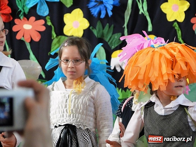 Zdjęcie w galerii na portalu naszraciborz.pl: Tłumy na kiermaszu wielkanocnym w Górkach wiadomości z regionu