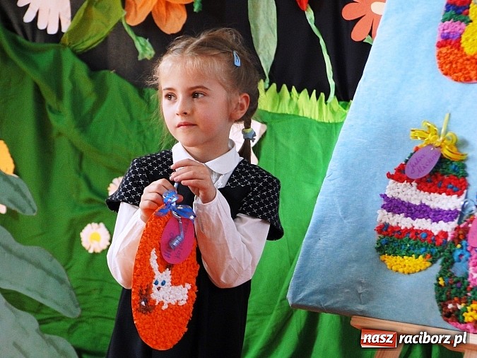 Zdjęcie w galerii na portalu naszraciborz.pl: Tłumy na kiermaszu wielkanocnym w Górkach wiadomości z regionu